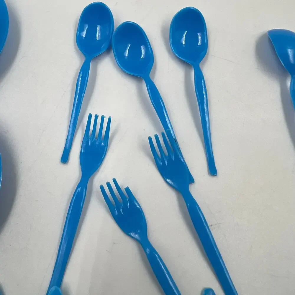 Vintage Made In Hong Kong Blue Play Tea Set Thin‎ Plastic DAMAGED SEE PICTURES